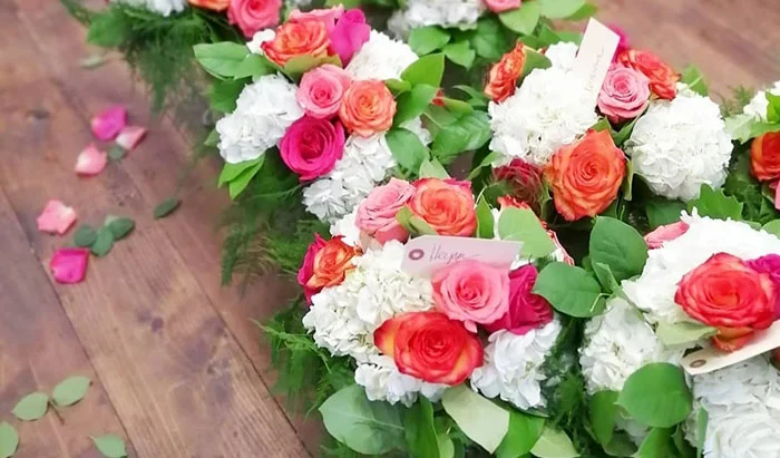 Spiral tied bouquet detail