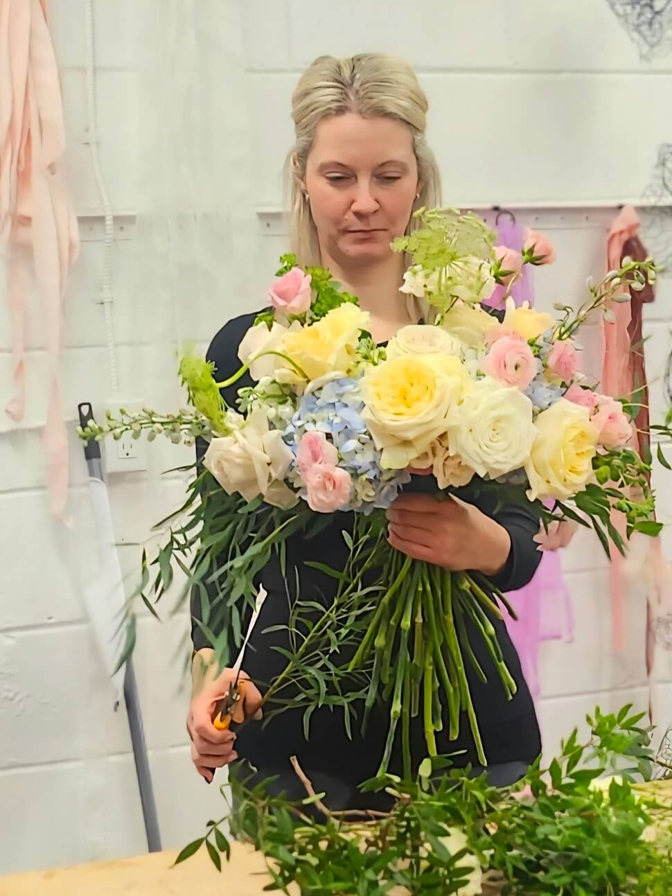 Chicken wire bouquet arrangement