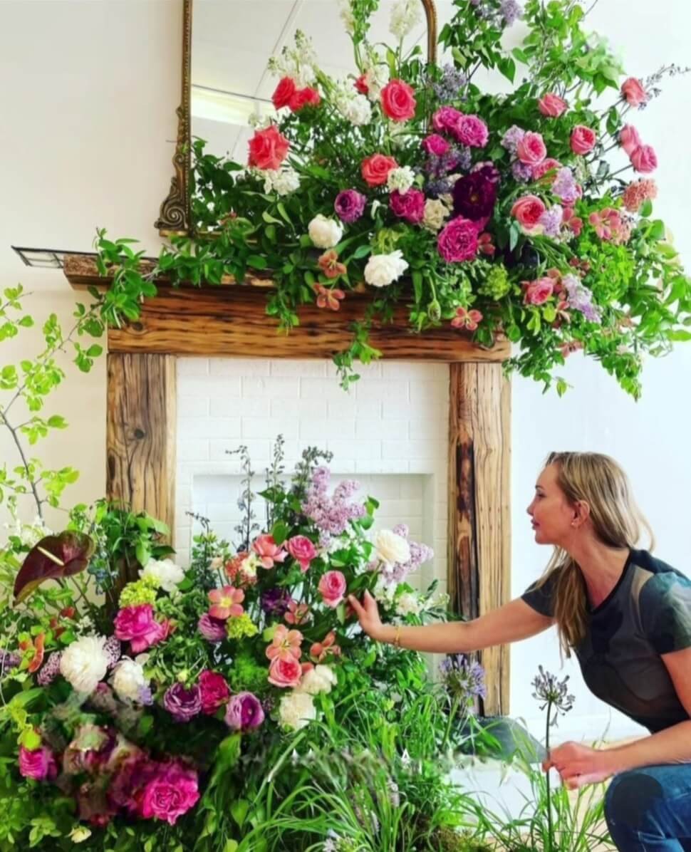 Mantel design arrangement