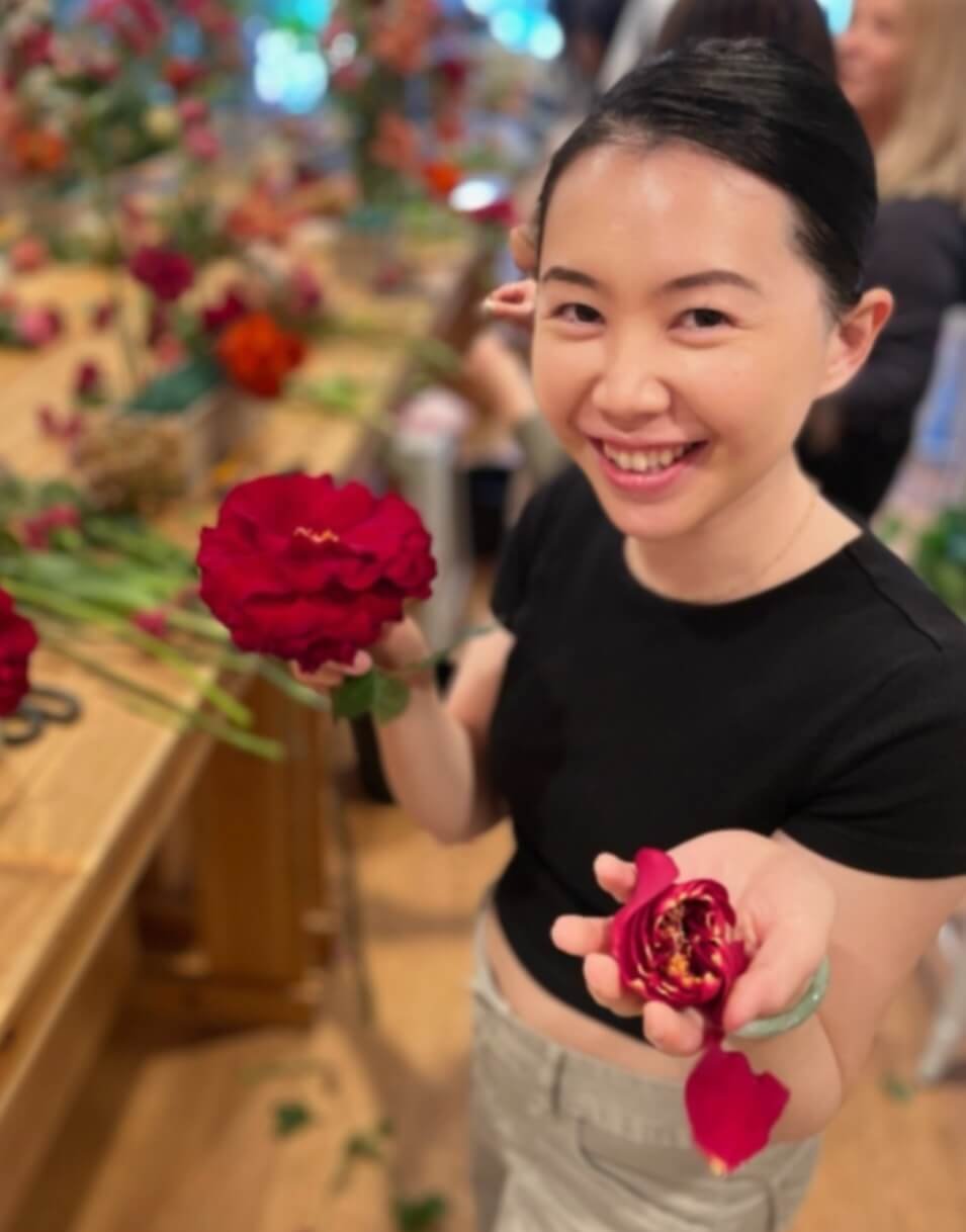 Garden style table top arrangement at Toronto Flower School